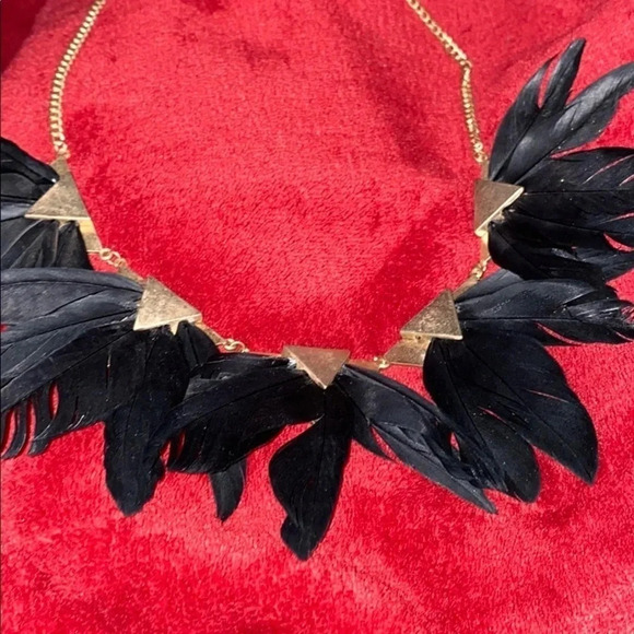 Luxury Gold tone Black Feathers Statement Necklace - Picture 5 of 9